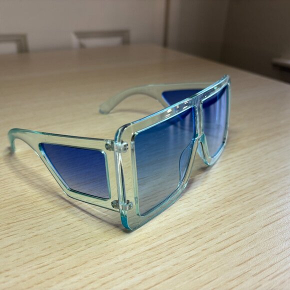 Icy Blue Shield Sunglasses – Oversized Gradient Retro Frames main image 5